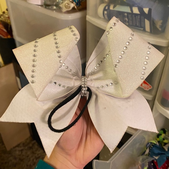 White Cheer Bow - Picture 2 of 5